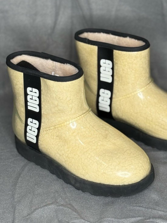 UGG Shoes - UGG Classic Clear Mini Waterproof Boots Natural Black Sheepskin Lining Size 8